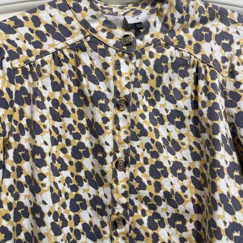 CAbi Providence Shirt Jacket in yellow Leopard Print - Picture 7 of 9